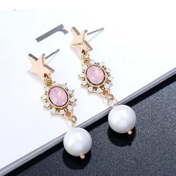 🌻NWOT🌻Pretty Star Rhinestone Pearl Earrings - Picture 2 of 3